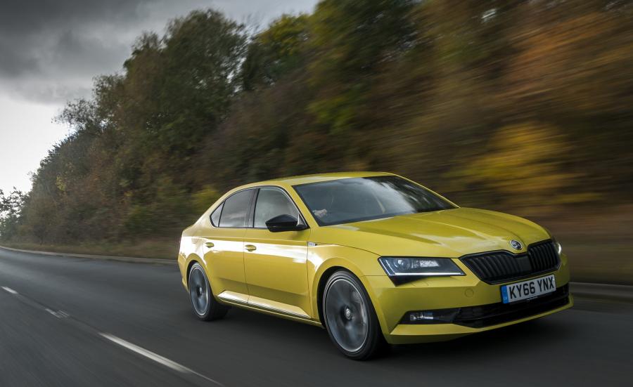  Skoda Superb SportLine 2016 года  (UK) (фото 10 из 40)